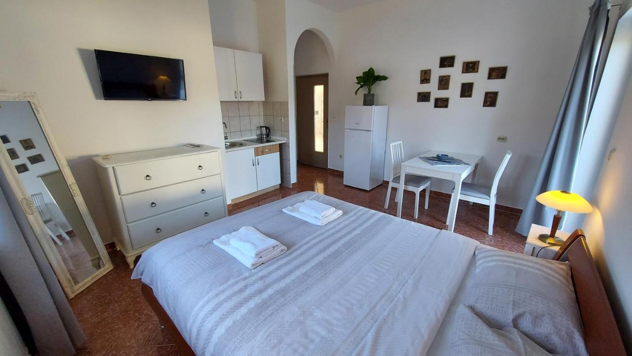 Soline Ada Apartment Pjescana Uvala Bagian luar foto