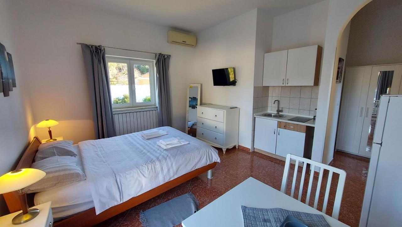 Soline Ada Apartment Pjescana Uvala Bagian luar foto