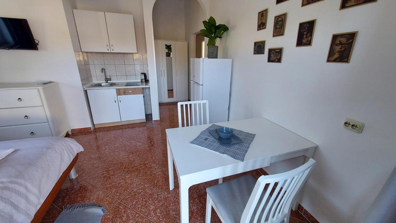 Soline Ada Apartment Pjescana Uvala Bagian luar foto