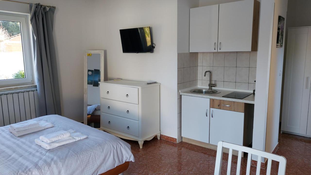 Soline Ada Apartment Pjescana Uvala Bagian luar foto