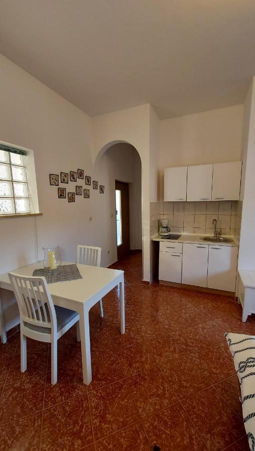 Soline Ada Apartment Pjescana Uvala Bagian luar foto