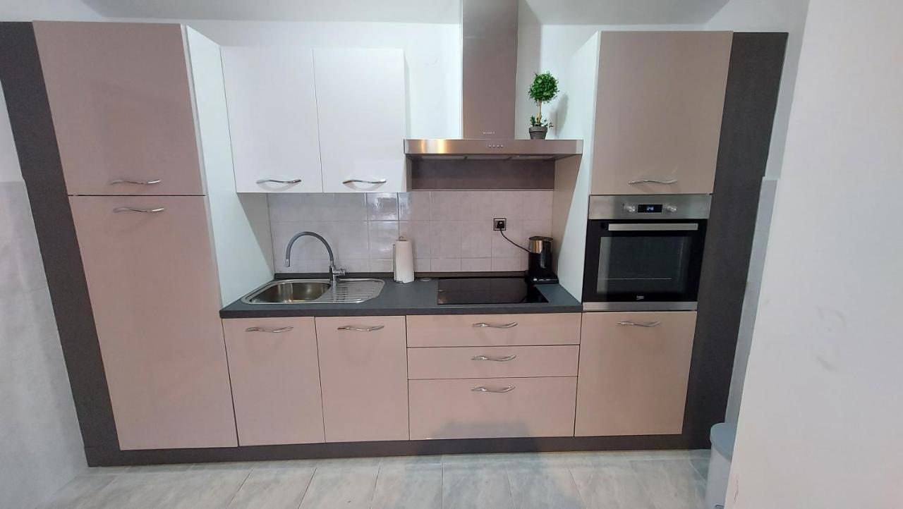 Soline Ada Apartment Pjescana Uvala Bagian luar foto