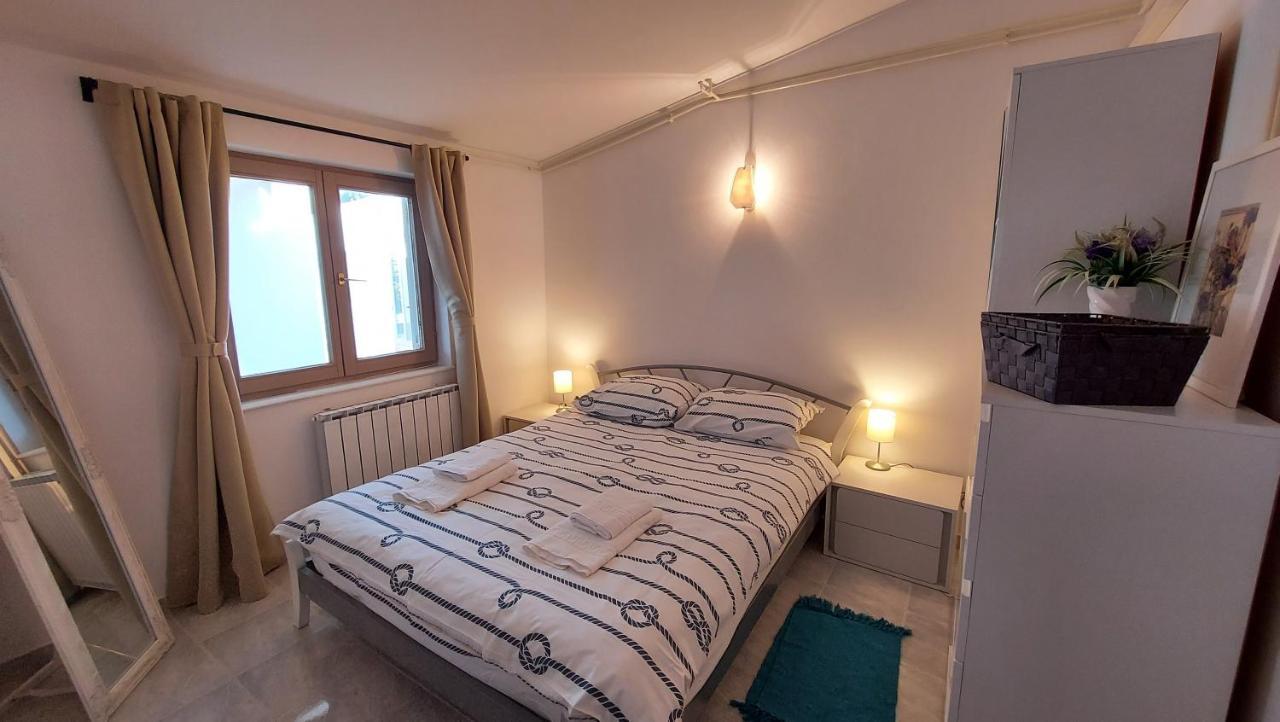 Soline Ada Apartment Pjescana Uvala Bagian luar foto