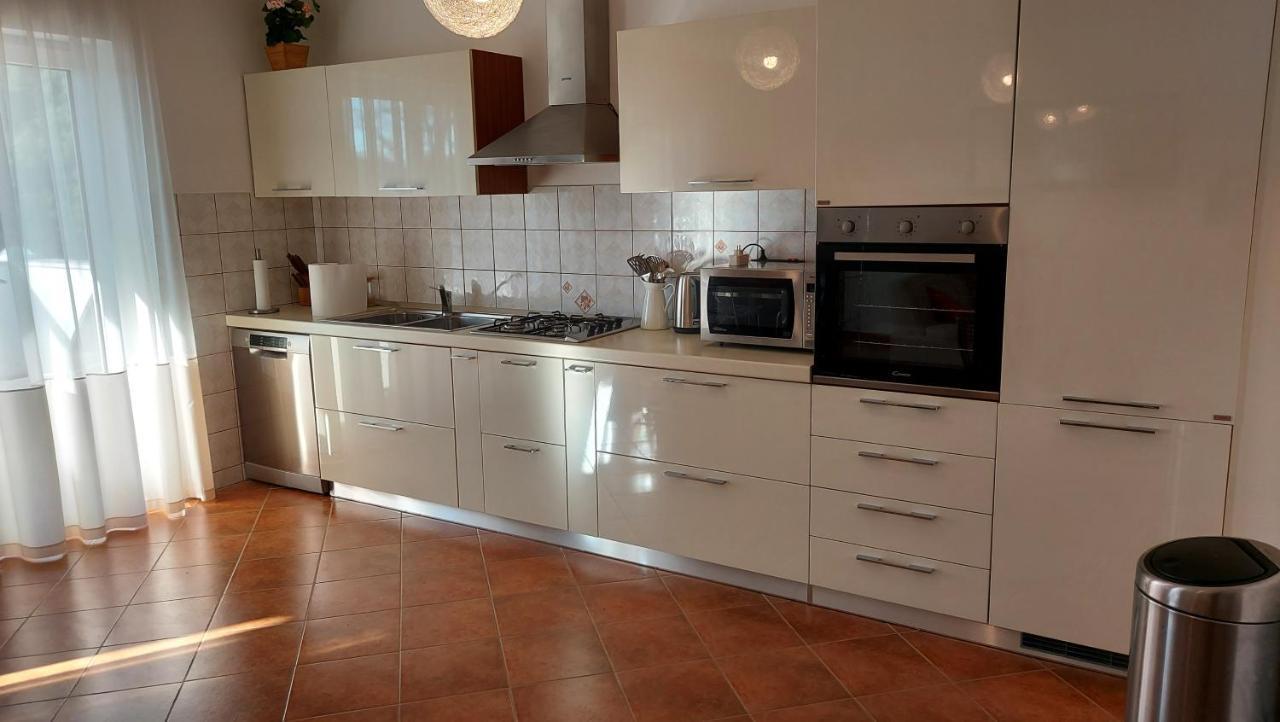 Soline Ada Apartment Pjescana Uvala Bagian luar foto
