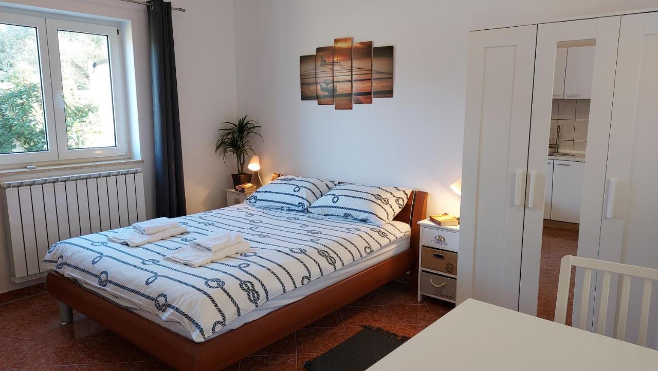 Soline Ada Apartment Pjescana Uvala Bagian luar foto